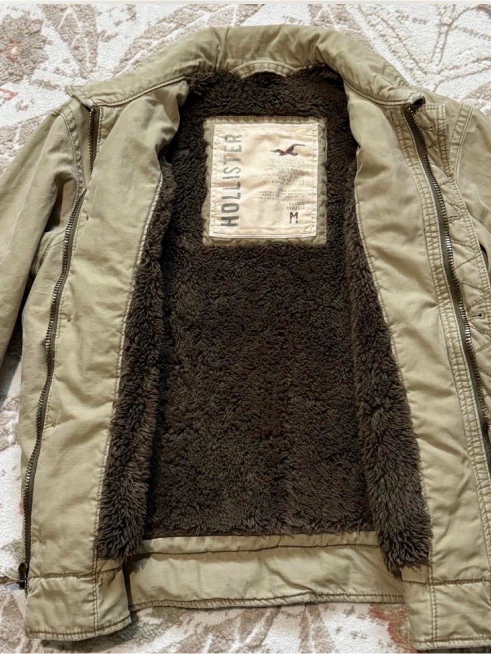 Authentic Vintage Hollister Y2K Fleece Lined Utility Jacket
Khaki Medium
